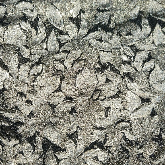 Lovers + Friends | Jacquard Metallic Gold Floral Mini Skirt - Size S - Picture 4 of 13